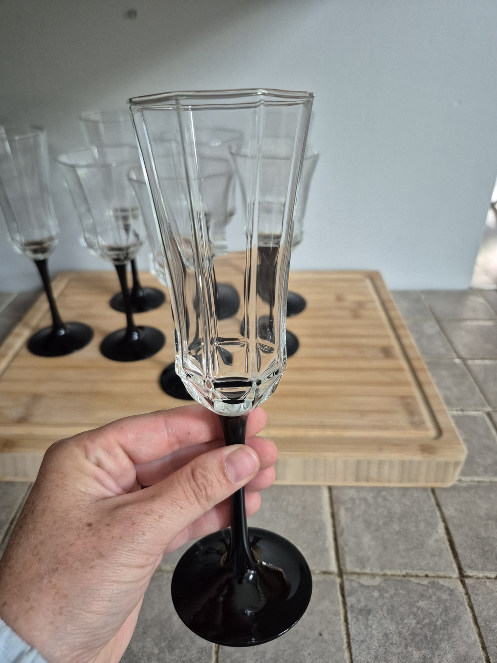 Vintage 80s Luminarc Octime Black Stem Glassware Set - 8pc Set (4 Wine/4 Champ) - Picture 4 of 10